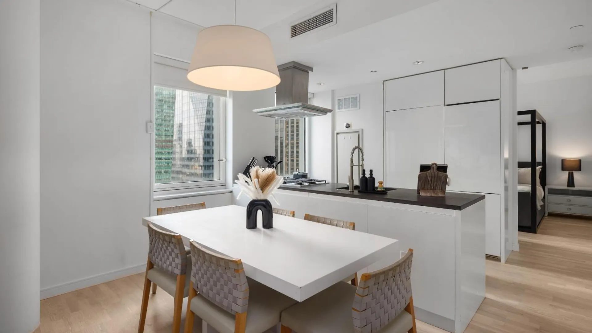 Lavish Two-Story Retreat In The Heart Of Manhattan 뉴욕 미국