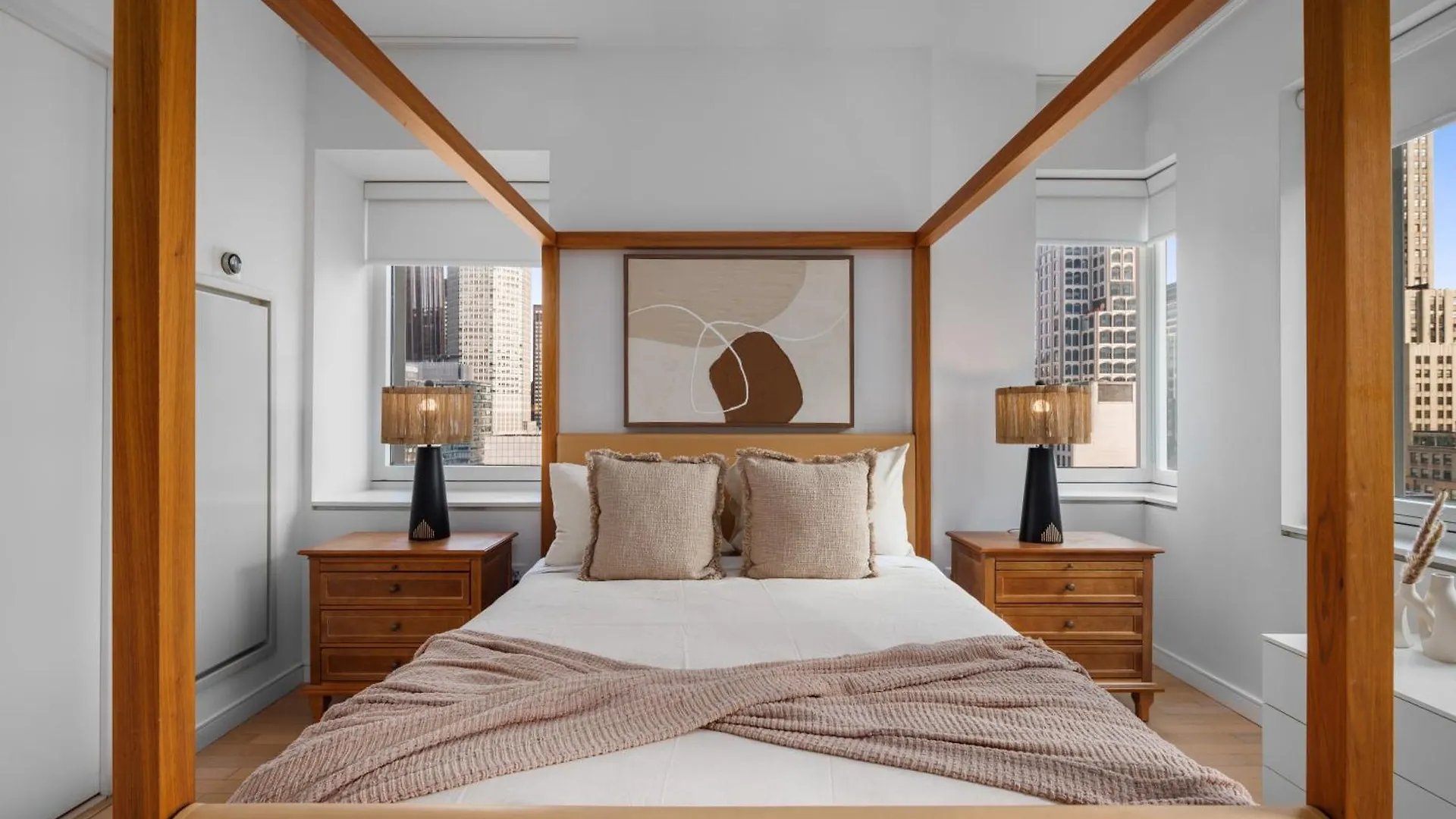 Lavish Two-Story Retreat In The Heart Of Manhattan 뉴욕 0*,  미국