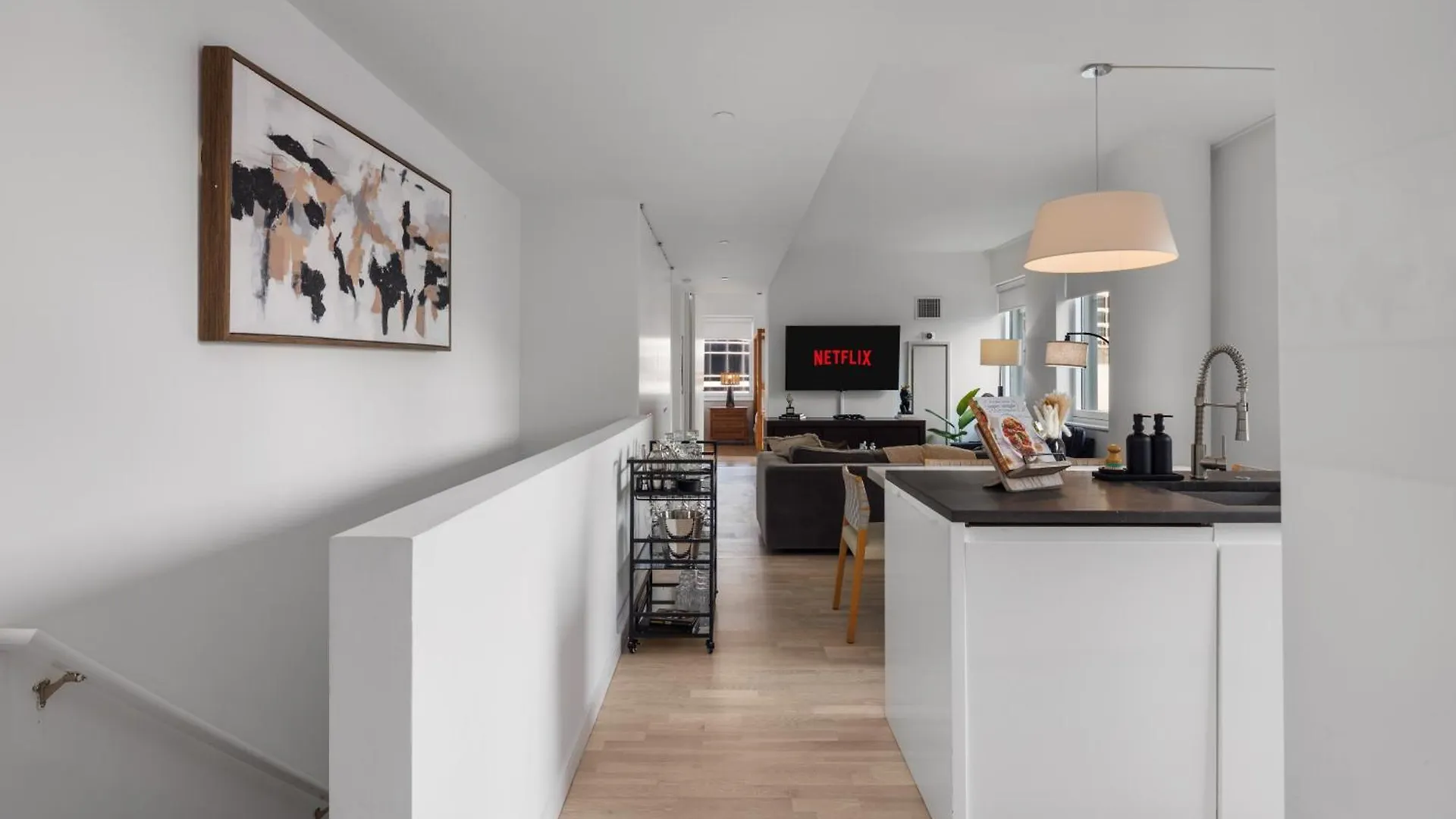 Lavish Two-Story Retreat In The Heart Of Manhattan 뉴욕 0*,
