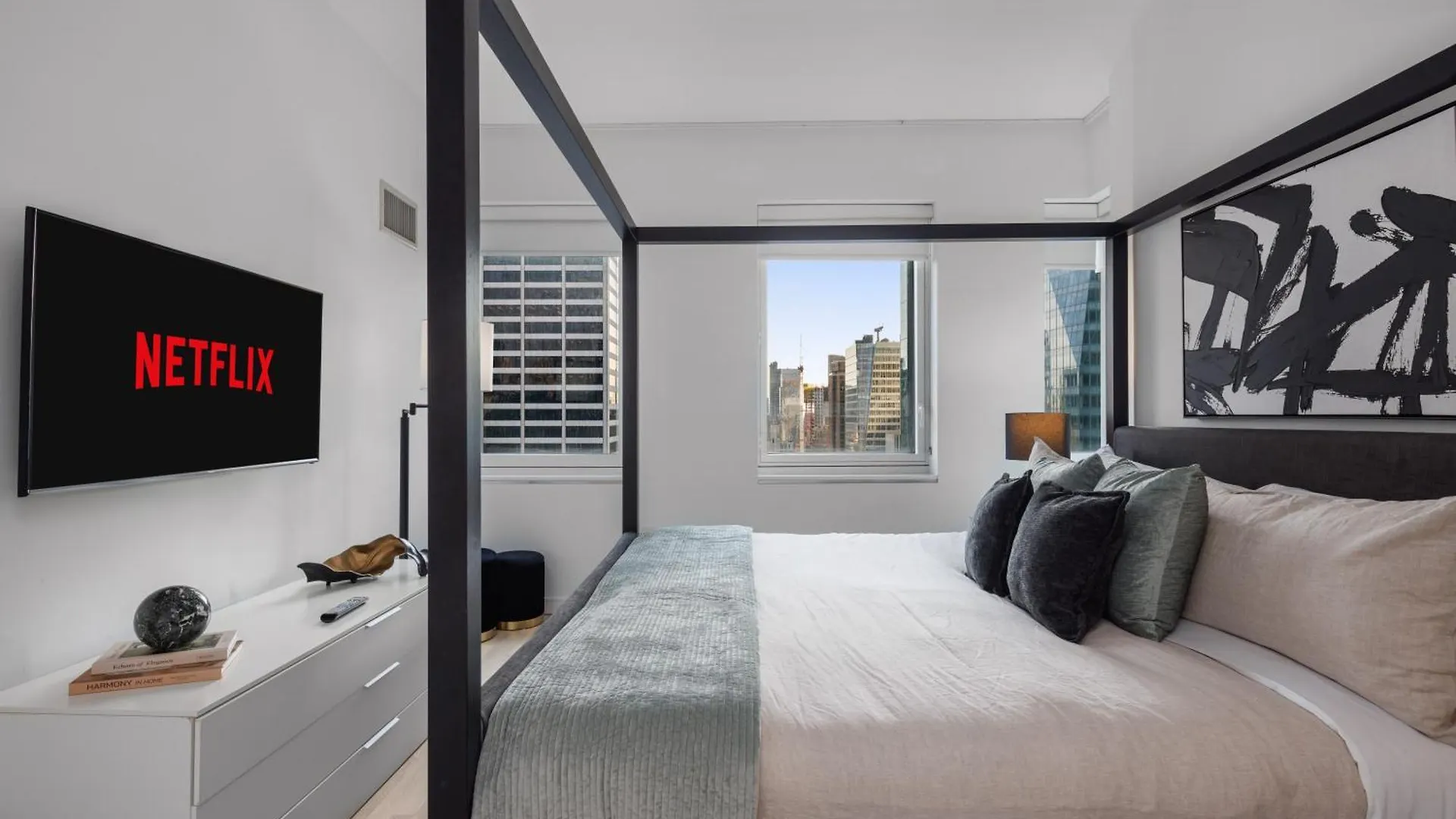 Lavish Two-Story Retreat In The Heart Of Manhattan New York Apartment